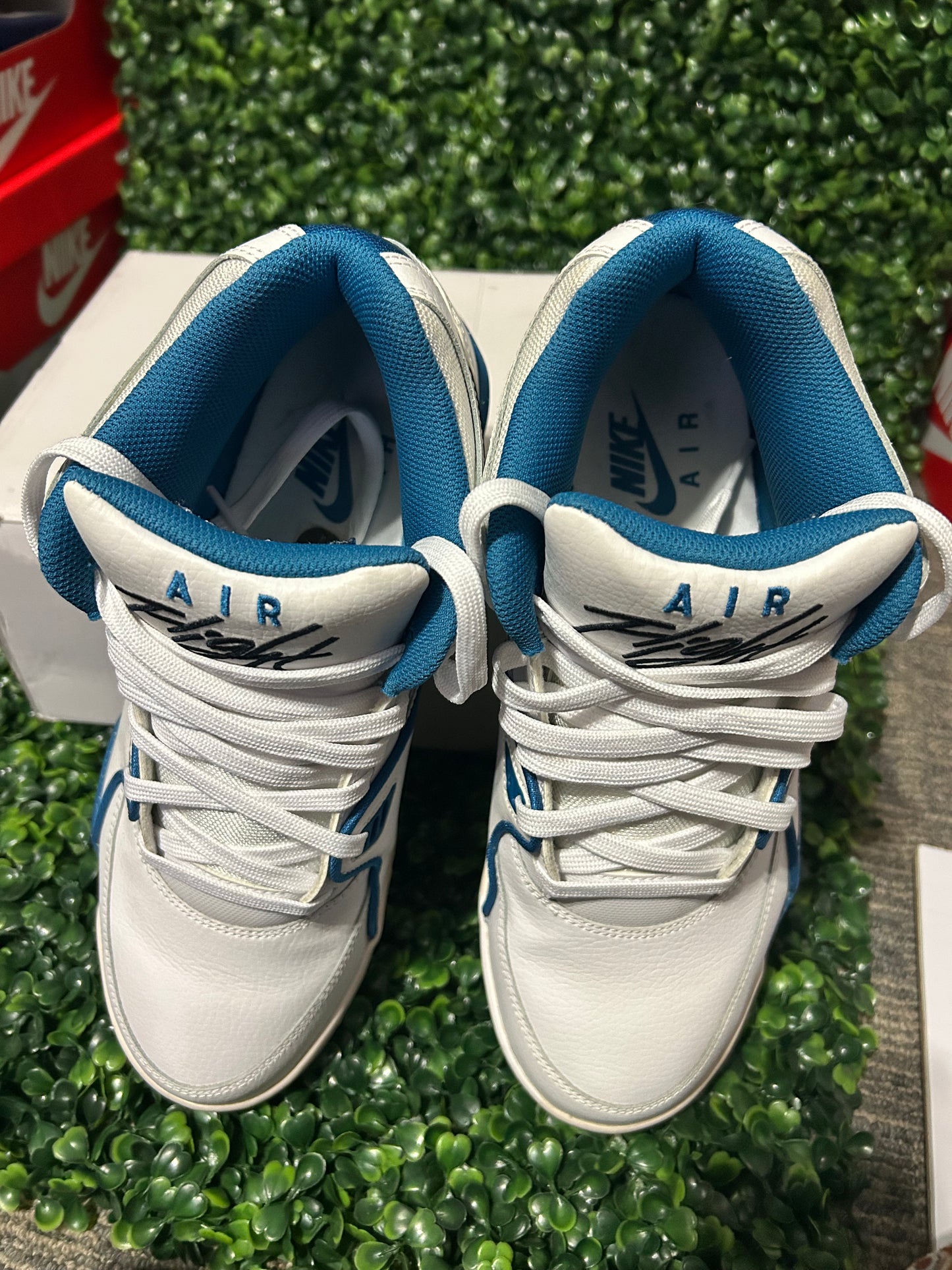 Jordan 4