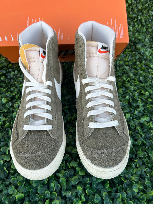 Nike blazer 22 vintage size 10.5w/9m