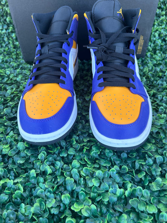 Nike air Jordan 1 mid size 10