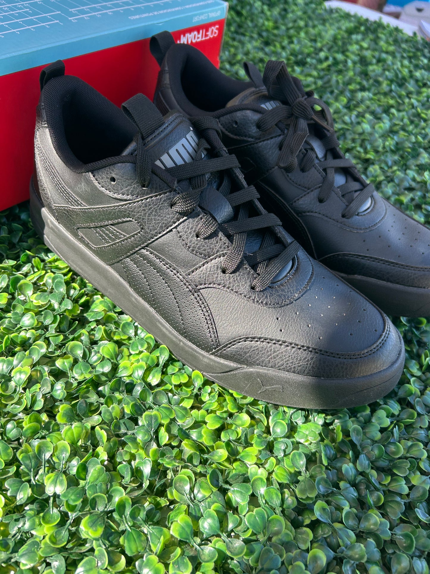 Puma black court size 11