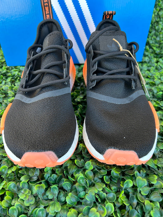 Adidas size 6.5w