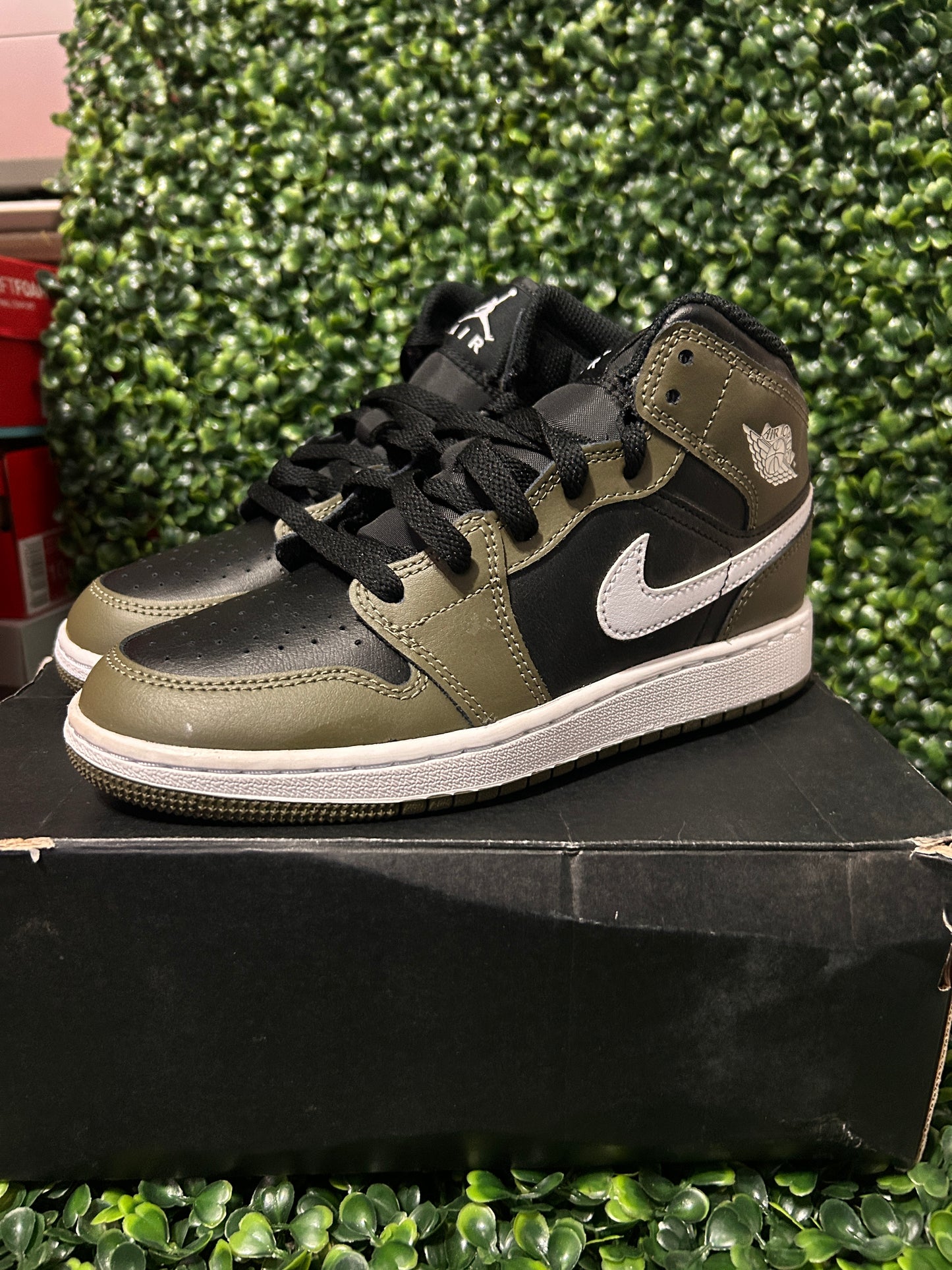 Jordan 1 mid