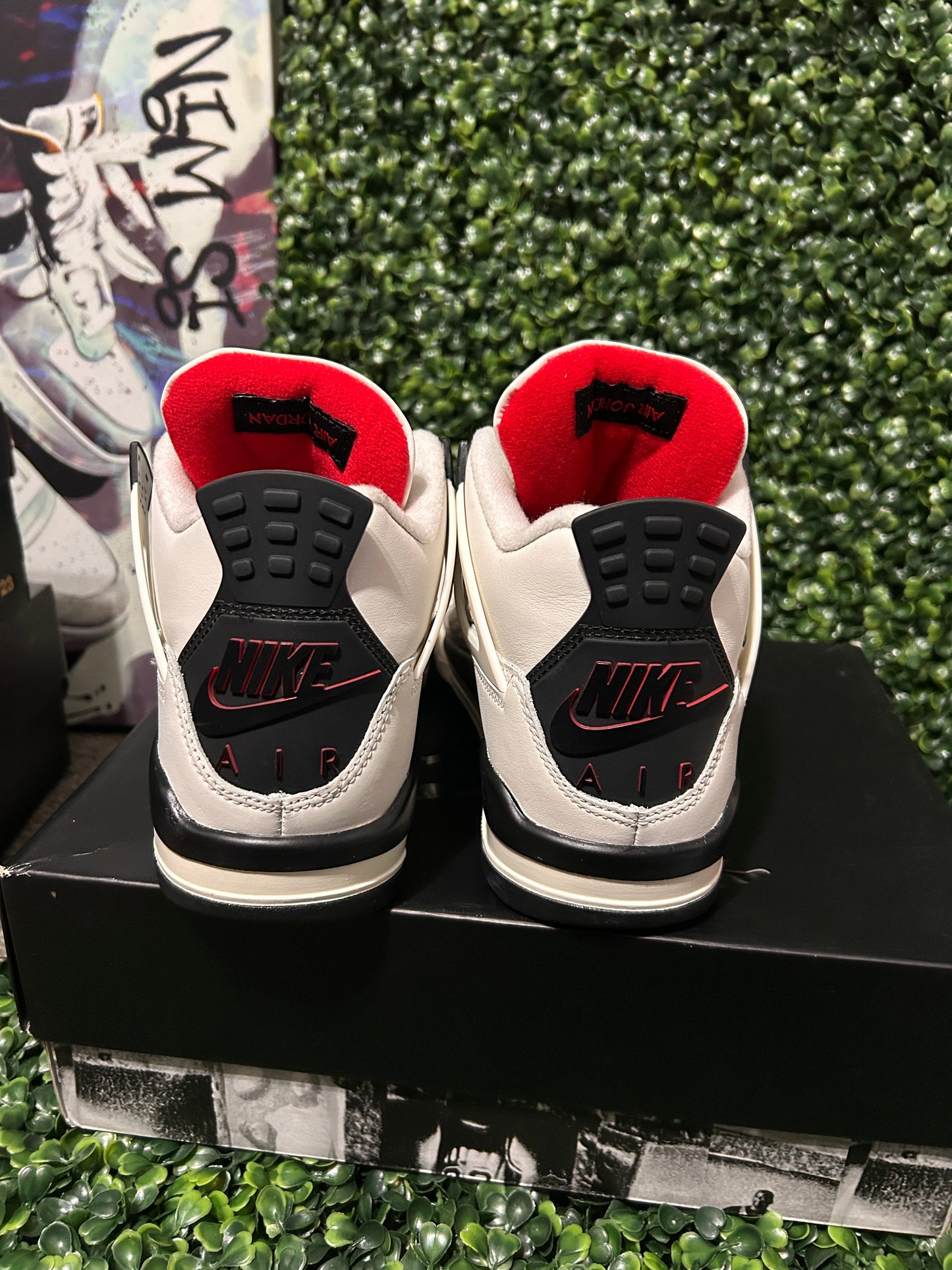 Jordan 4