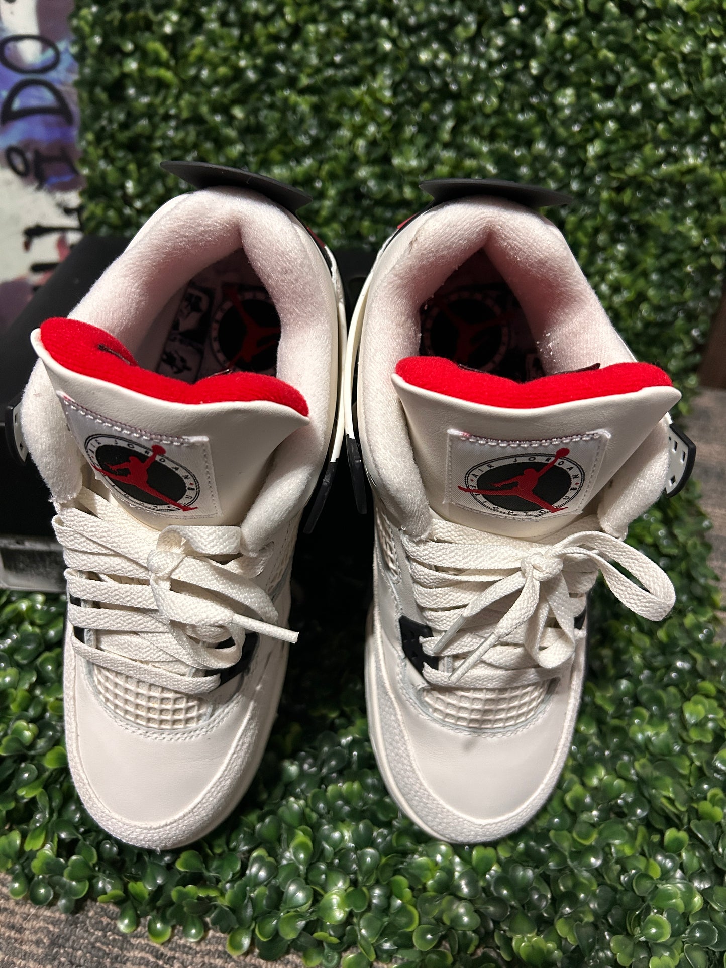 Jordan 4
