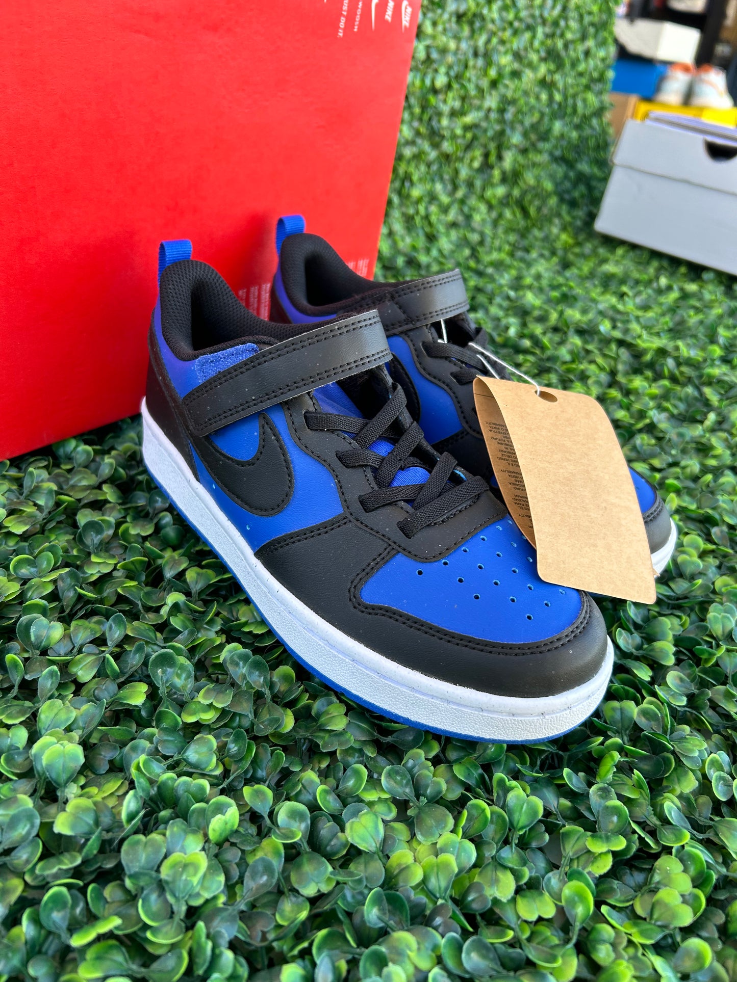 Nike court size 2.5y