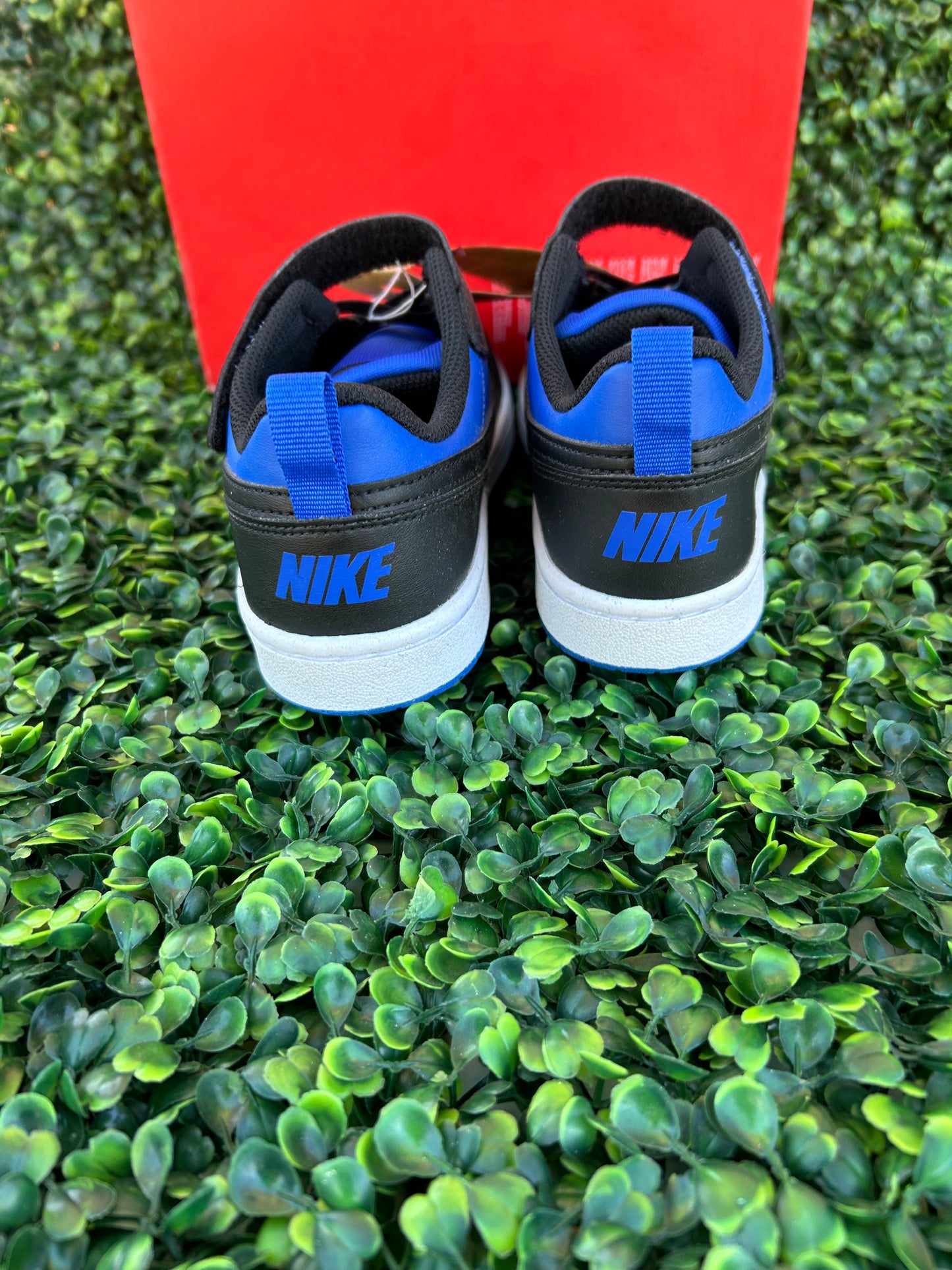 Nike court size 2.5y