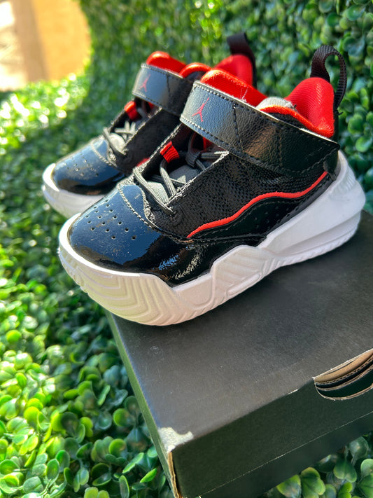 Jordan stay loyal size 4c