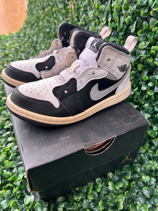 Jordan 1 size 9c