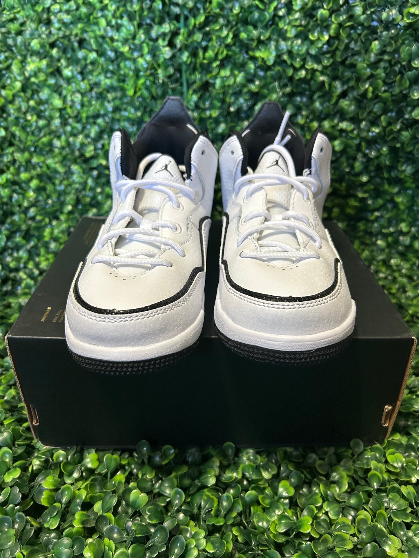 Jordan courtside 23 size 3y