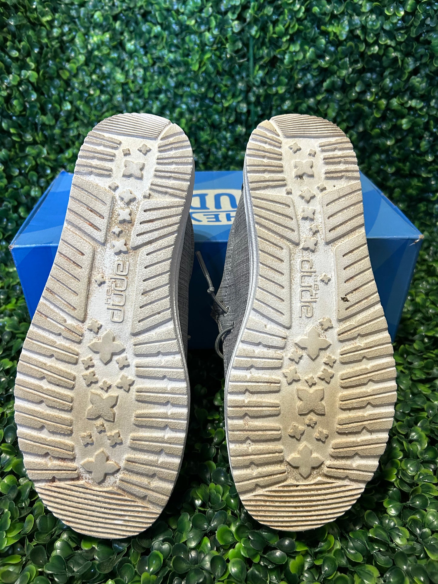 Hey Dude size 4