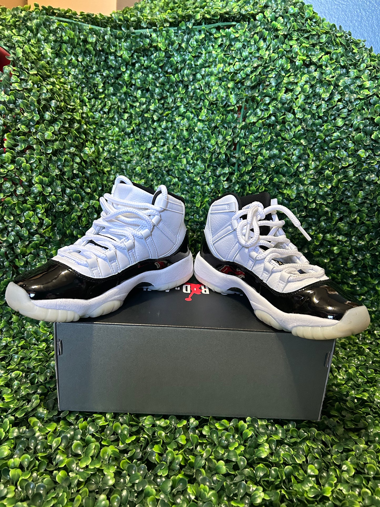Jordan 11 retro size 4.5