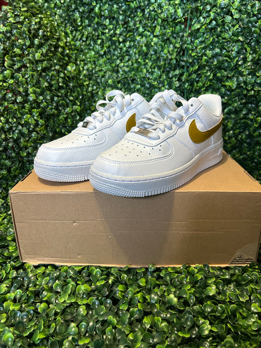 Nike Air Force 1 size 6.5m/5w