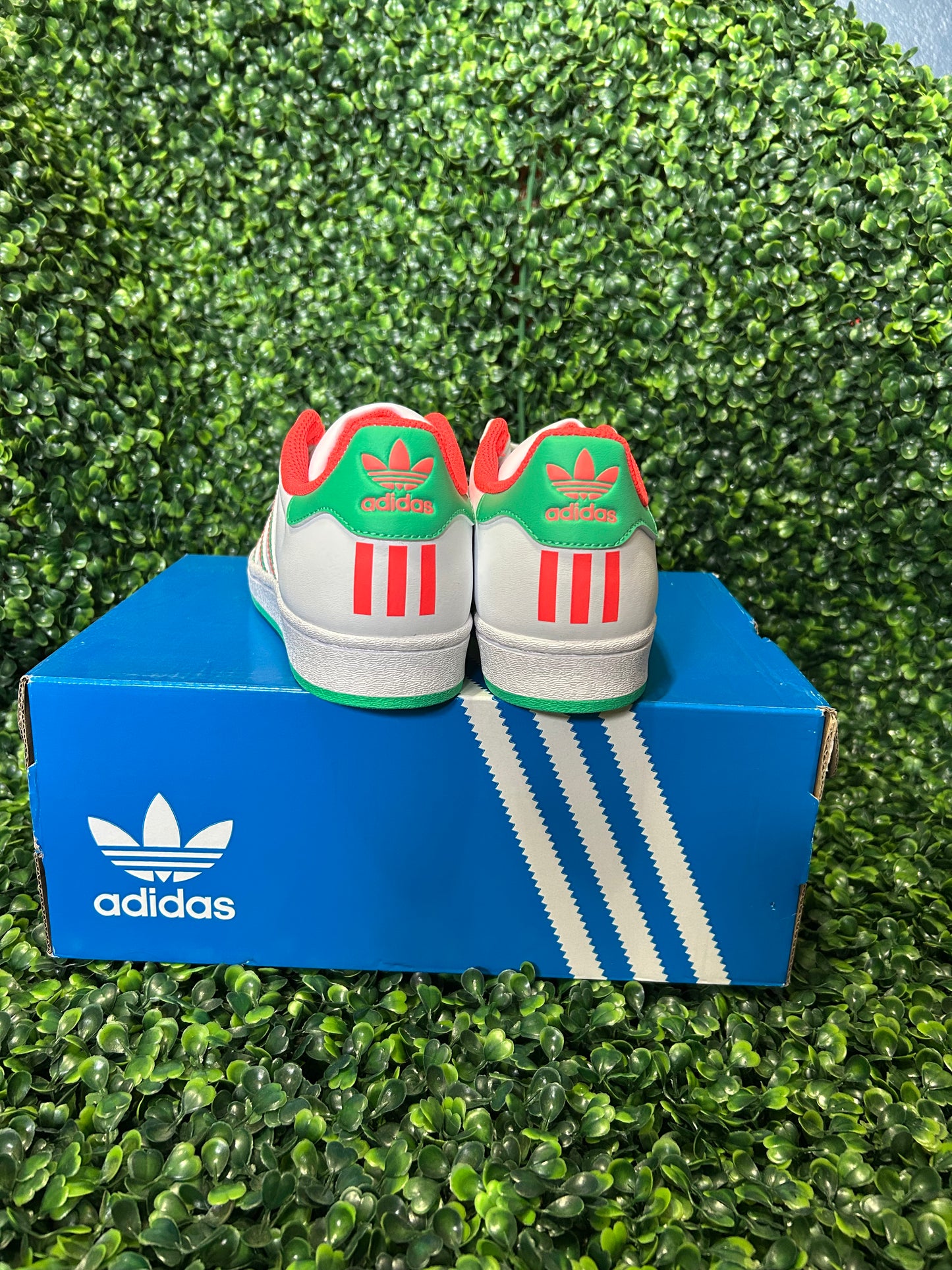 Adidas superstar size 5
