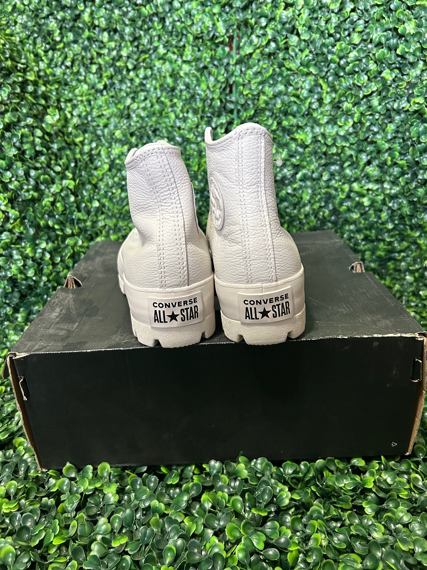 Converse size 6w
