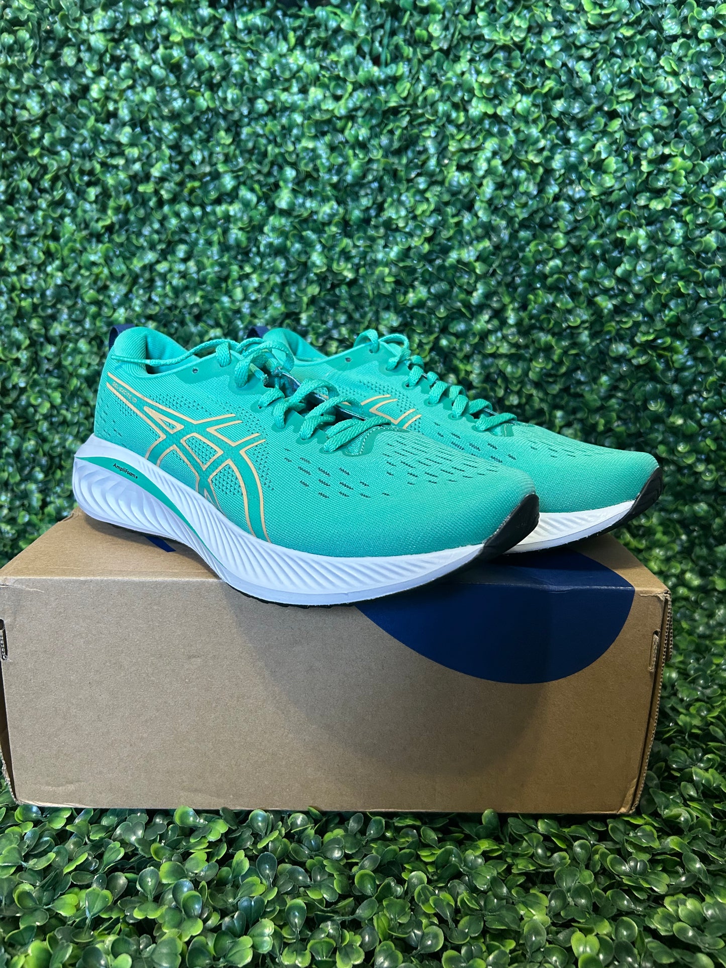 Asics size 8w