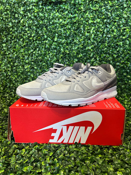 Nike air span 2 size 9