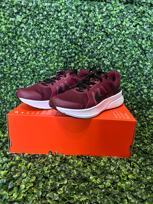 Nike run swift size 6.5