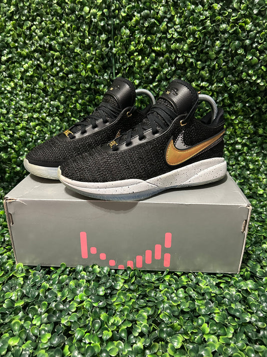 Nike lebron size 5y